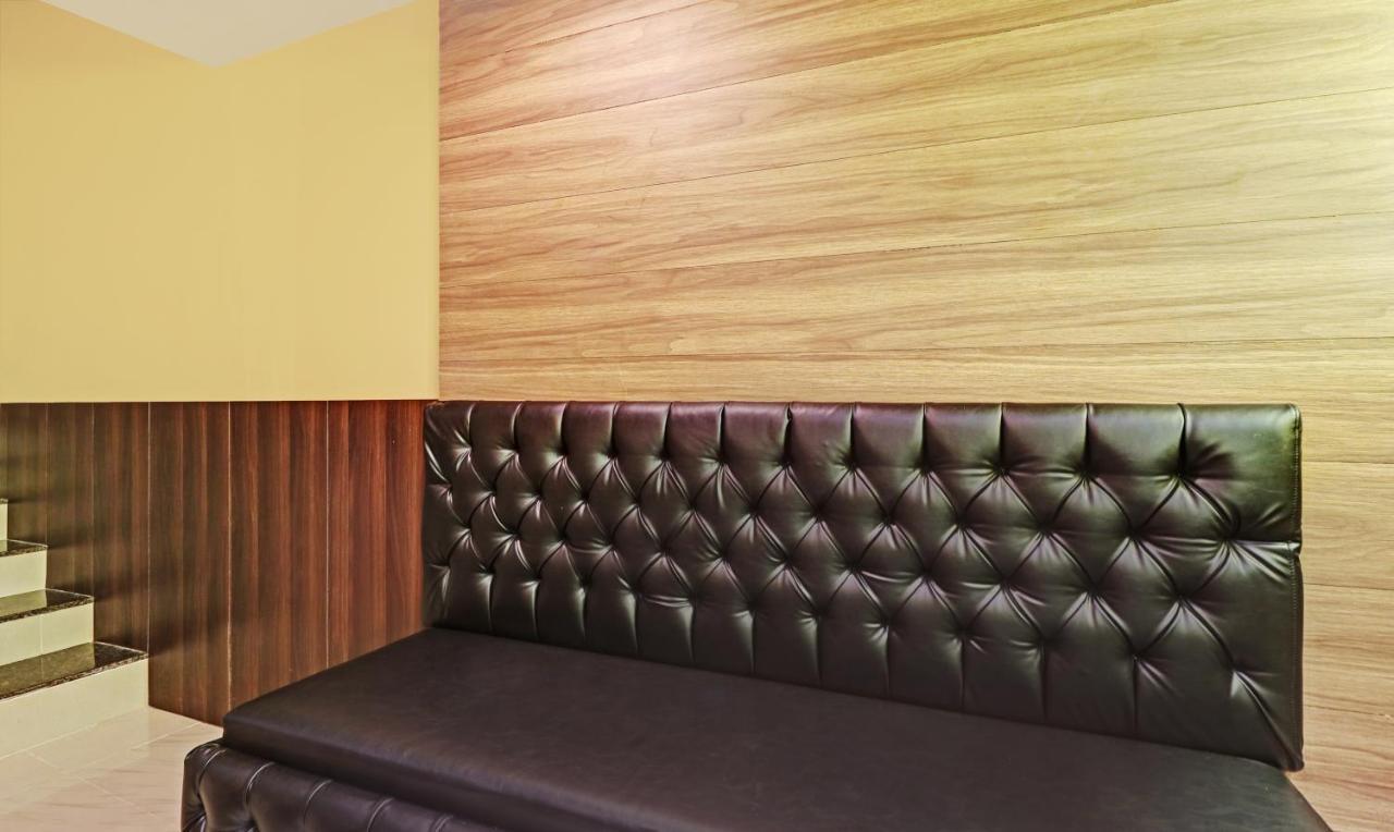 Itsy Hotels Sapphire Residency Manjeri Buitenkant foto